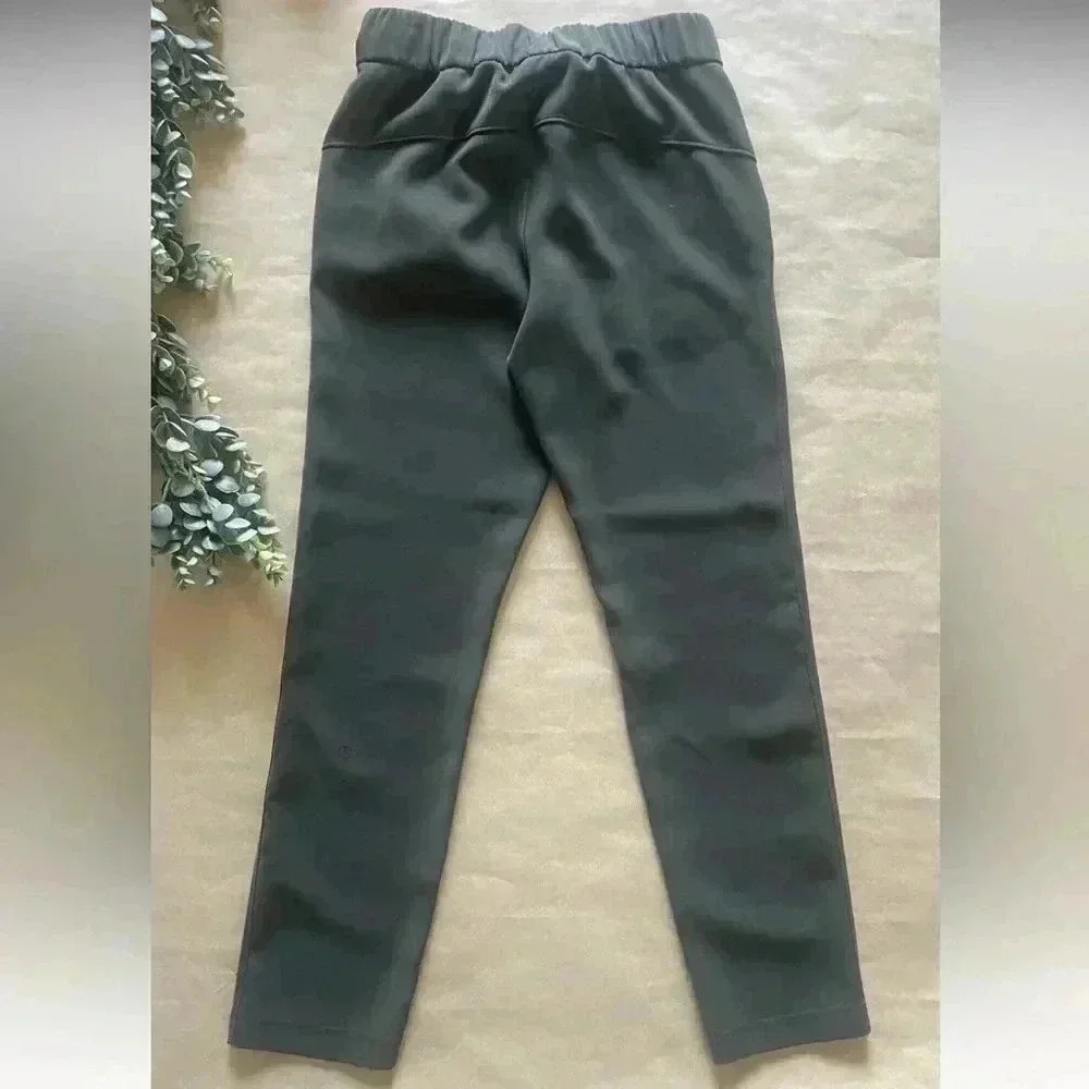 Lululemon On The Fly Pant 28" Olive
Size 2 - Picture 5 of 12